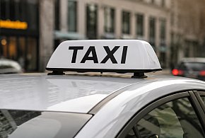 Rząd chce zmian dla kierowców taxi. Nie każdy dostanie licencję