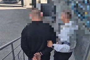 Pow. Iławski: Pościg jak z filmu. Uciekając autem wyrzucał elementy rusztowania