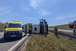 Sople. Ciężarówka z naczepą przewróciła się na S7! Utrudnienia w stronę Gdańska