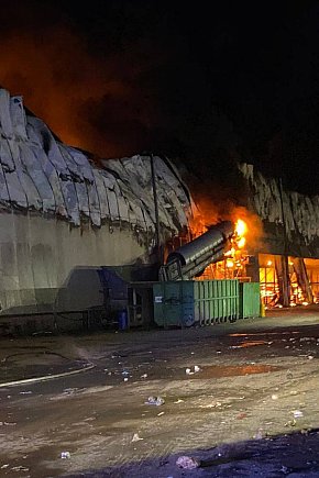 Olbrzymi pożar sortowni śmieci w Elblągu-12783