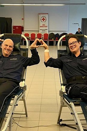 Policjanci z Ostródy oddali krew dla potrzebujących-12785