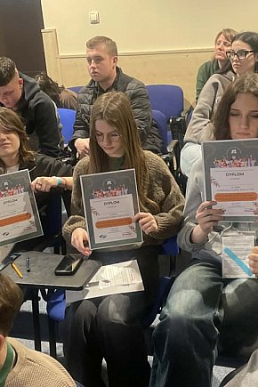 Gm. Ostróda:Uczennice z SP w Durągu na konferencji-12840