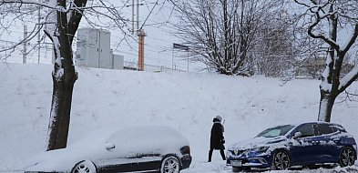 Trudna sytuacja drogowa w Olsztynie; apel by korzystać z komunikacji miejskiej-106247