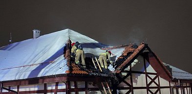 Ostróda: Pożar budynku przy plaży miejskiej. Szybka akcja strażaków