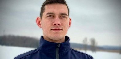 Iława: Policjant z KPP Ostróda po służbie pomógł kobiecie leżącej w śniegu