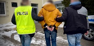 Ostróda: 43-latek najpierw groził. Potem podpalił samochód