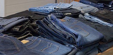 Odzież używana online z markami Bekkin i Pretty Little Thing