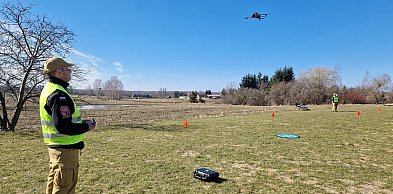 Pow. Ostródzki: Nowi operatorzy dronów. Strażacy podnoszą kwalifikacje