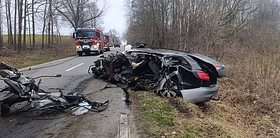 Tragiczny wypadek w regionie, nie żyje kierowca audi
