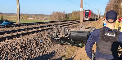 Lipinki: Zderzenie pociągu Bydgoszcz - Olsztyn z samochodem. 1 osoba poszkodowana