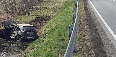 Samochód w rowie na trasie Morąg–Małdyty. Dwie osoby w szpitalu