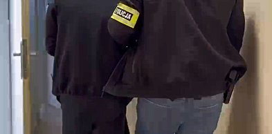 Ostróda, Łódź: „Na prokuratora” okradli seniora. Policja zatrzymała „odbieraka”