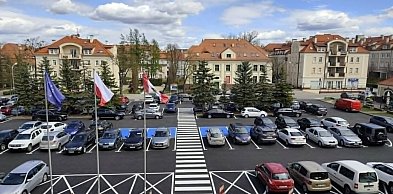 Ostróda: Zakończył się remont parkingu przed Starostwem Powiatowym
