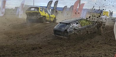 Ostróda: Wyścigi samochodowych wraków wróciły! W szczytnym celu zbierano...