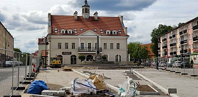 Ostróda: Plac Tysiąclecia zmienia swoje oblicze. Widać już pierwsze efekty