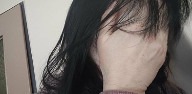 Szczytno: Pijani rodzice opiekowali się dziećmi. Ojciec ukrywał się na strychu