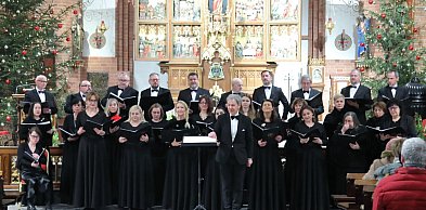 Chór Bel Canto z Olsztyna i jego założyciel prof. Połowianiuk uhonorowani