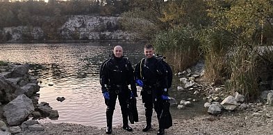 Strażacy-nurkowie z Ostródy szkolą się w zalanym kamieniołomie wapienia-103779