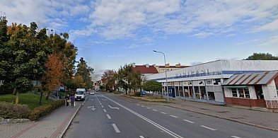 Rękoczyny między nastolatkami na przystanku w Ostródzie! 16-latek trafił...-103812