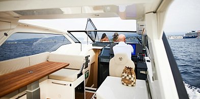 Nowoczesne wnętrza łodzi Parker – funkcjonalność spotyka design-105231