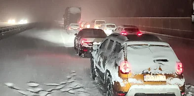 Z powodu ataku zimy w regionie duże utrudnienia na drogach - aktualna sytuacja-106225