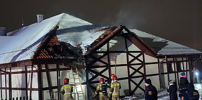 Ostróda: Fajerwerki przyczyną pożaru budynku na plaży miejskiej