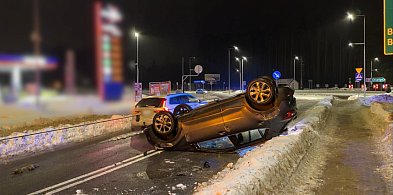 Dywity: Dachowanie, 18-latek pijany i bez prawa jazdy