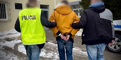 Ostróda: 43-latek najpierw groził. Potem podpalił samochód