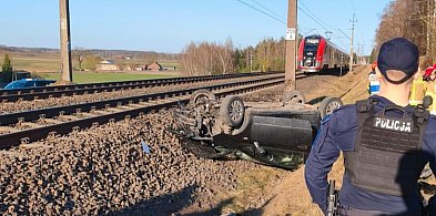 Lipinki: Zderzenie pociągu Bydgoszcz - Olsztyn z samochodem. 1 osoba poszkodowana