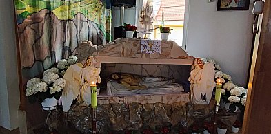 W Wielką Sobotę nie ma mszy; Wigilia Paschalna należy do Niedzieli Zmartwychwstani