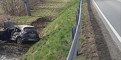 Samochód w rowie na trasie Morąg–Małdyty. Dwie osoby w szpitalu