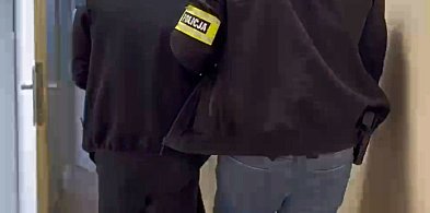 Ostróda, Łódź: „Na prokuratora” okradli seniora. Policja zatrzymała „odbieraka”