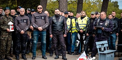 Oddali hołd poległym żołnierzom - P. Ciesielskiemu i B. Gibasowi