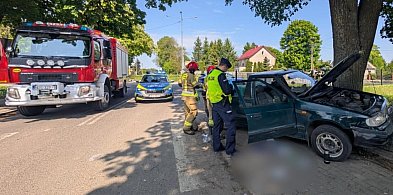 Stębark: Stracił przytomność za kierownicą i uderzył w ogrodzenie. Był reanimowany
