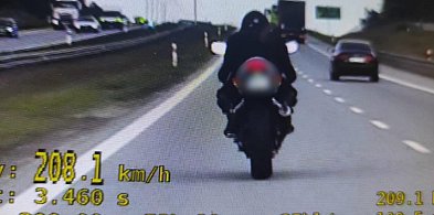 Powiat ostródzki: Wypadek, kolizja na rondzie, motorower i pirat drogowy na S7