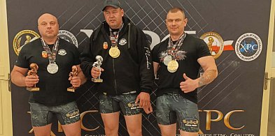 Siłacze z Wirwajd podbili Puchar Świata. Aż dziewięć medali dla Grizzly Team!