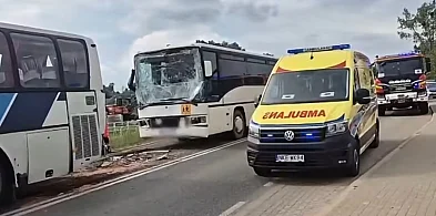 Zderzenie dwóch autokarów z dziećmi pod Kętrzynem. Jedna osoba trafiła do szpitala