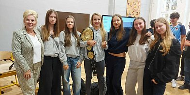 Paulina Wiśniewska, mistrzyni PFL Europe, promuje sport w ostródzkich szkołach!-103809