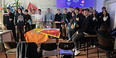 Ostróda: Igor, Robert i Maciej zwycięzcami konkursu z wiedzy o flagach świata-105714