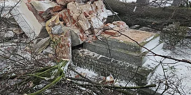 Wichura zniszczyła zabytkową kapliczkę św. Jana Nepomuc-106255