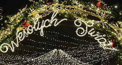 Ekspertka: iluminacje świąteczne mają różny wpływ na środowisko w miastach i na ws-106064
