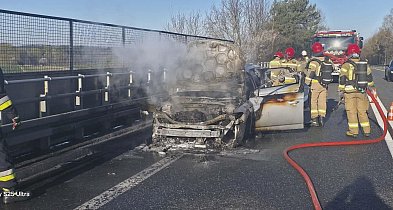 Stare Jabłonki: Poranny pożar Forda na krajowej 16-stce pod Ostródą