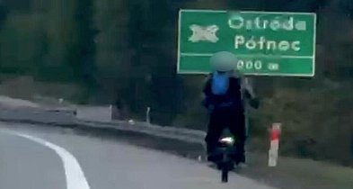Ostróda: Nietrzeźwy 47-latek jechał Urządzeniem Transportu Osobistego po trasie S7