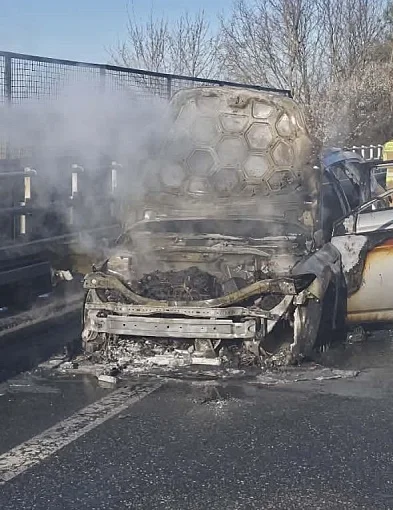 Stare Jabłonki: Poranny pożar Forda na krajowej 16-stce pod Ostródą