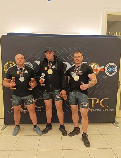 Siłacze z Wirwajd podbili Puchar Świata. Aż dziewięć medali dla Grizzly Team!