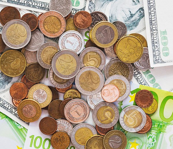 Koniec znanego kantoru internetowego. Co z poszkodowanymi po upadłości?-104190