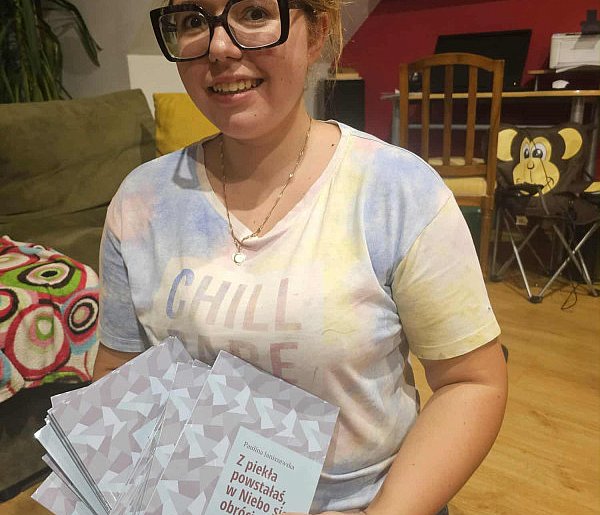 Młoda ostródzianka Paulina Janiszwska wydała swoją pierwszą książkę!-104216