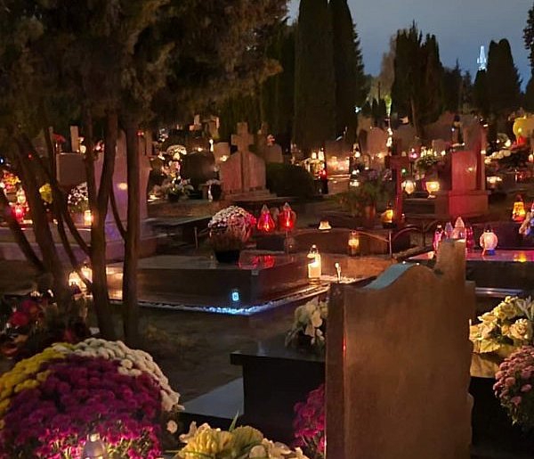 Dziś Wszystkich Świętych. O której msze na cmentarzach w Ostródzie, Morągu i-104351