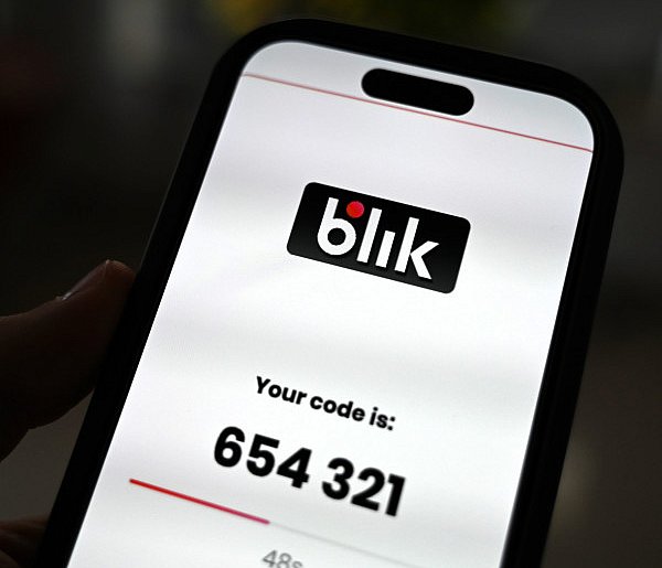 Codzienny przelew BLIK do znajomego? Skarbówka może to sprawdzać-104584