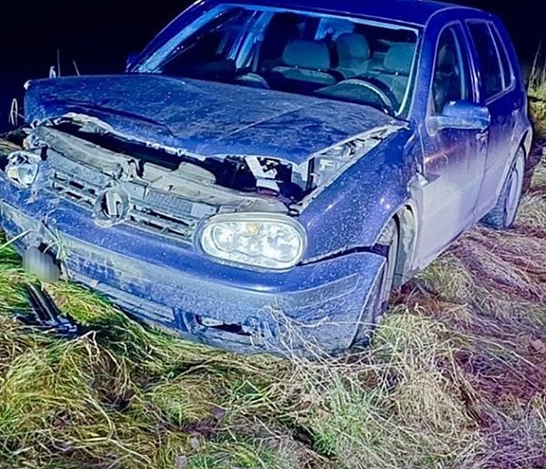 Lidzbark Warmiński: Uderzyła autem w drzewo i wylądowała w polu. Była pijana-105954